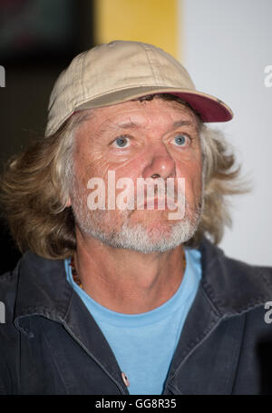 Hamburg, Deutschland. 2. August 2016. Der Abenteurer Arved Fuchs liefert eine Pressekonferenz auf seiner Expedition "Ocean Change" in Hamburg, Deutschland, 2. August 2016. Foto: DANIEL REINHARDT/Dpa/Alamy Live News Stockfoto