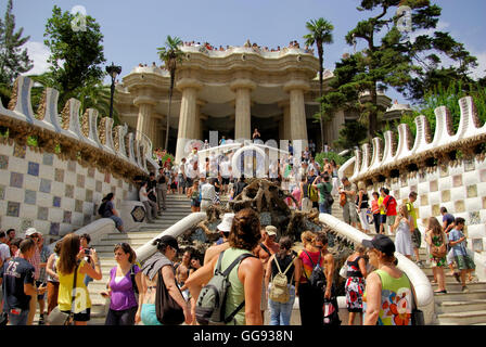 BARCELONA, ES - ca. AUGUST 2008 - Blick auf den Park Güell von Antonio Gaudì, ca. August 2008, Barcelona. Stockfoto