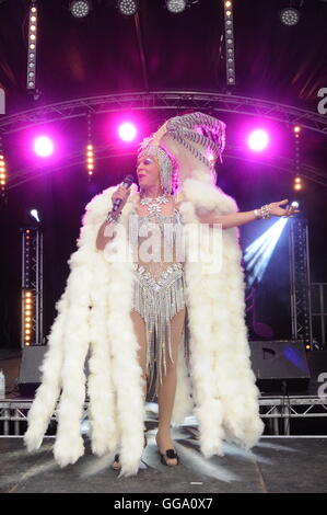 Funkeln In the Park fängt die Sparkle Transgender Feier perfekt. Sackville Gardens bietet die perfekte Lage Stockfoto