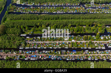 Luftaufnahme, Boomhoek Loosdrecht, Bootshäuser, Boot parken Briljant Bungalow, Loosdrecht, Nord-Holland, Niederlande, Europa, Antenne Stockfoto