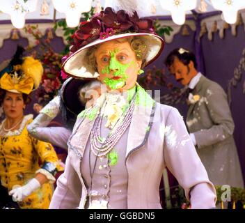 EINE ZAUBERHAFTE NANNY Nanny McPhee UK/USA/F 2005 Kirk Jones Großtante Adelaide (ANGELA LANSBURY) Regie: Kirk Jones aka. Eine zauberhafte Nanny Stockfoto