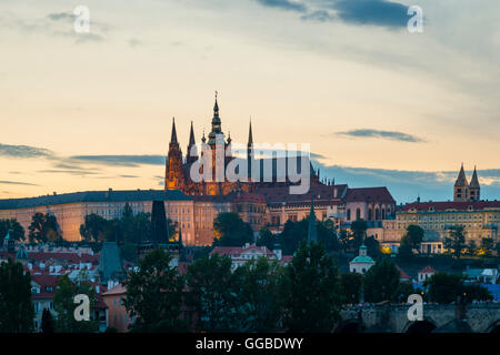 Mala Strana mit Hradany Burg und Veitsdom, Prag Stockfoto