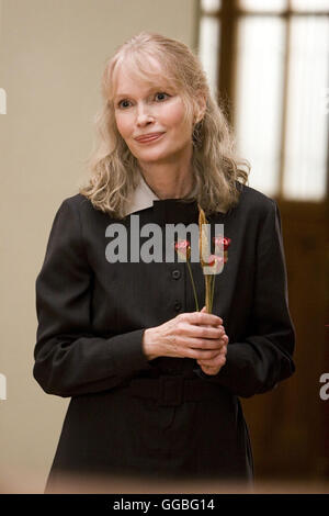 DAS OMEN / The Omen USA 2006 / John Moore Mrs Baylock (MIA FARROW) Regie: John Moore aka. Das Omen Stockfoto