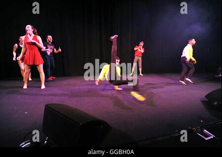 Silberstreifen am Horizont & Jacksons Lane: Rückfall am Unterbauch Presse Launch Edinburgh Fringe 2016 Stockfoto