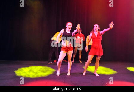 Silberstreifen am Horizont & Jacksons Lane: Rückfall am Unterbauch Presse Launch Edinburgh Fringe 2016 Stockfoto