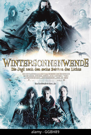 Wintersonnenwende - Die Jagd Nach Den Sechs Zeichen des Lichts / Filmplakat Regie: David L. Cunningham aka. Der Sucher: Die Dunkelheit steigt Stockfoto