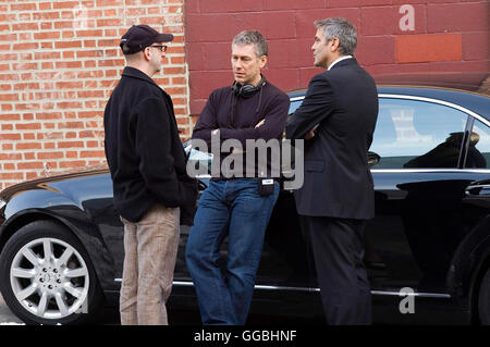 Michael Clayton / STEVEN SODERBERGH mit Regisseur TONY GILROY und GEORGE CLOONEY Regie: Tony Gilroy aka. Michael Clayton Stockfoto