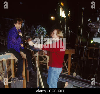 Alptraum vor Weihnachten 3D / Bild: TIM BURTON und Regisseur HENRY SELICK am Set von NIGHTMARE BEFORE CHRISTMAS. Regie: Henry Selick aka. The Nightmare before Christmas 3D Stockfoto