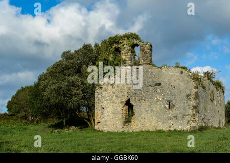 Religiöse romanische Ruinen, zwölften Jahrhundert, Liendo, Kantabrien, Spanien. Stockfoto