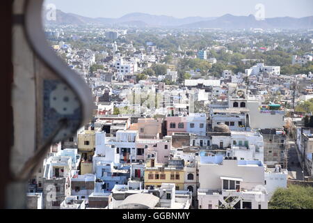 Luftaufnahme von Udaipur aus einem Fenster des City Palace, Rajasthan, Indien Stockfoto