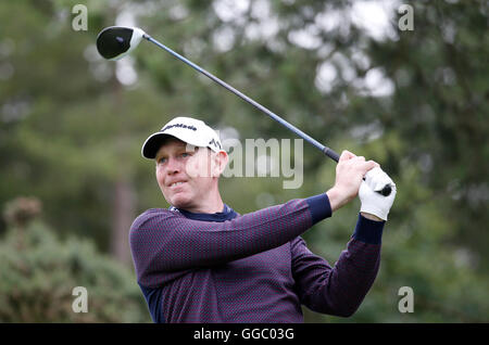 Schottlands Stephen Gallacher am 3. Abschlag bei Tag eins von Paul Lawrie Match Play Archerfield links, East Lothian. Stockfoto