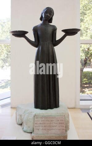 "Vogel-Mädchen" Statue, ehemals in der Bonaventure Cemetery, jetzt wohnhaft in der Jepson-Mitte für die Künste in Savannah, Georgia. Stockfoto