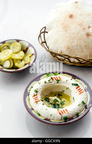 Nahen Ostens Hummus Hummus Kichererbsen dip Meze Mezze Starterset Snack Essen Stockfoto