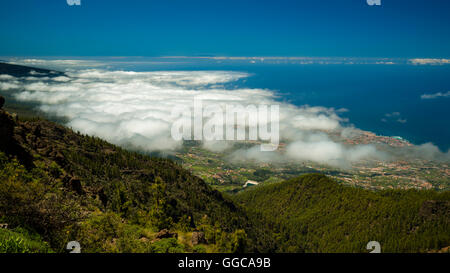 Geographie/Reisen, Spanien, Panorama an der Westküste mit den Wolken vom Mirador El Valle Viewpoint, Nationalpark Teide, Teneriffa, Additional-Rights - Clearance-Info - Not-Available Stockfoto