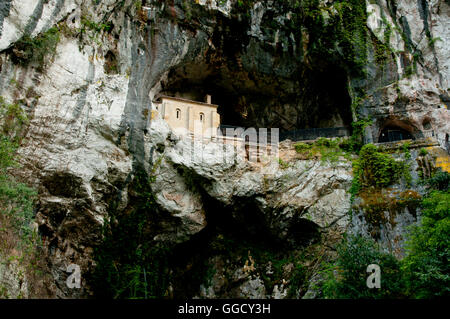 Heilige Höhle von Covadonga - Spanien Stockfoto