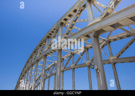 Stahlbrücke Waalbrug in Nijmegen, Niederlande Stockfoto