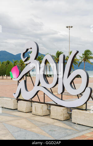 Danang, Vietnam - Februar 20, 2016:2016 Skulptur China Strandhotel in Danang in Vietnam. Es heißt auch Non Nuoc Strand. Südchinesische Meer im Hintergrund. Stockfoto