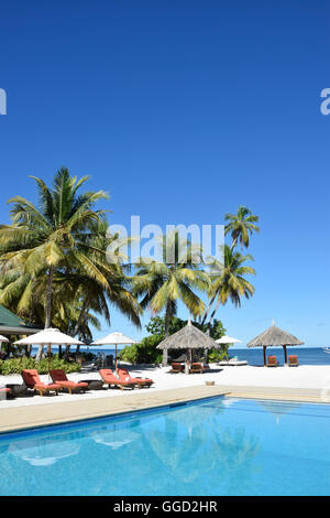 Geographie/Reisen, Seychellen, Amirante Insel, Desroches Island, hotel, Hotel, Palm, Pool, Additional-Rights - Clearance-Info - Not-Available Stockfoto