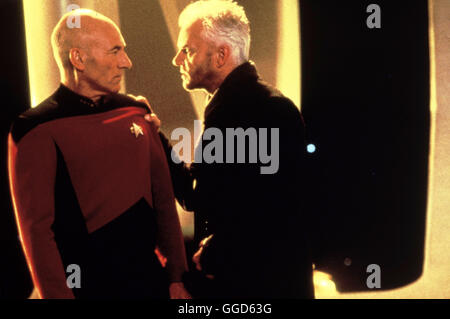 STAR TREK VII - TREFFEN DER GENERATIONEN / Star Trek: Generationen USA 1994 / David Carson Captain Picard (PATRICK STEWART) Versucht den Wahnsinnigen Wisschenschaftler Dr. Soran (MALCOLM MCDOWELL) Außer Gefecht Zu Setzen. Regie: David Carson aka. Star Trek: Generationen Stockfoto