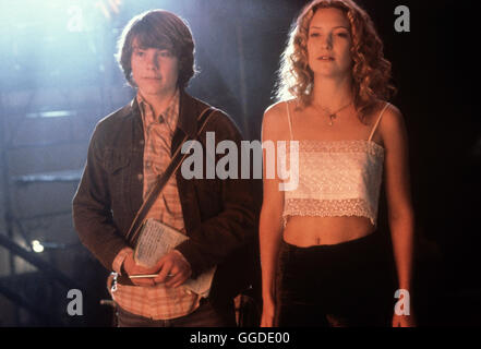 ALMOST FAMOUS - FAST BERÜHMT / fast berühmten USA 2000 / Cameron Crowe San Diego 1973: Der 15jährige William Miller (PATRICK FUGIT) Träumt Davon Eines Tages Ein Bedeutender Musikkritiker Zu Werden. Sterben Sie Gelegenheit Ergibt Sich kahl, Vom Legendären Rolling Stone Magazin Erhält er Den Auftrag, sterben Sie Rockband Stillwater Auf Ihrer Tour Zu Begleiten Und Ein Profil Über Sie Zu Schreiben. Studienabschnitte der Tour Lernt er Penny Lane (KATE HUDSON) Kennen, Ein Groopie, Das Nur Augen Für Den Charismatischen Leadgitarristen Russell Hut. William Begleitet die Band Mehrere Wochen Und Mit der Vertrautheit Wird aus Stockfoto