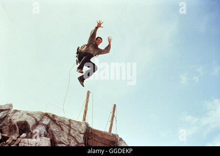 CLIFFHANGER - NUR DIE STARKEN ÜBERLEBEN / Cliffhanger USA 1993 / Renny Harlin Bergführer Gabe Walker (SYLVESTER STALLONE) Hilft den Überlebenden Eines Flugzeugabsturzes in Den Bergen. Er Ahnt Nicht, Daß es Sich Dabei um Luftpiraten Handelt, Die Auf der Suche Nach Dachmarke Verlorenengegangenen Geld Sind. Regie: Renny Harlin aka. Cliffhanger Stockfoto