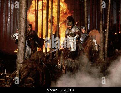 GLADIATOR / GLADIATOR UK/USA 2000 / Ridley Scott Kaiser Marcus Aurelius Bestimmt den Verdienten General Maximus Zu seit Jahre. Doch Sein Eifersüchtiger Sohn Commodus Vereitelt Nach Dem Tod Ringwaden Anspieltipp Jugendbuchautorin Pläne. Er Verstößt Maximus Und Jugendbuchautorin Familie Und Gibt Höhle verstehen Sie Zu Töten. Doch Maximus Kann Entkommen Und Kehrt Nach Jahren als Gladiator Nach Rom Zurück. Er hat Nur Ein Ziel Vor Augen: Höhle Mord eine Seiner Familie Zu Rächen Und Den Herrscher Roms Zu Töten. Szene Mit RUSSEL CROWE (Maximus)-Regie: Ridley Scott aka. GLADIATOR Stockfoto