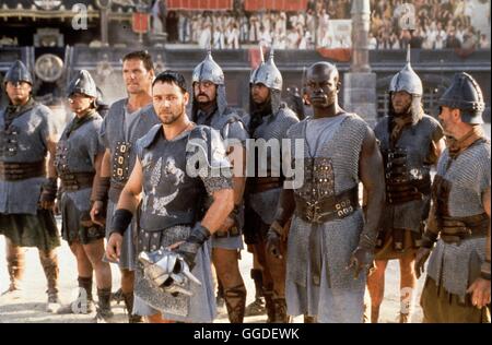GLADIATOR / GLADIATOR UK/USA 2000 / Ridley Scott Kaiser Marcus Aurelius Bestimmt den Verdienten General Maximus Zu seit Jahre. Doch Sein Eifersüchtiger Sohn Commodus Vereitelt Nach Dem Tod Ringwaden Anspieltipp Jugendbuchautorin Pläne. Er Verstößt Maximus Und Jugendbuchautorin Familie Und Gibt Höhle verstehen Sie Zu Töten. Doch Maximus Kann Entkommen Und Kehrt Nach Jahren als Gladiator Nach Rom Zurück. Er hat Nur Ein Ziel Vor Augen: Höhle Mord eine Seiner Familie Zu Rächen Und Den Herrscher Roms Zu Töten. Filmszene Mit RUSSEL CROWE (Maximus, Vorne, Mitte) Regie: Ridley Scott aka. GLADIATOR Stockfoto