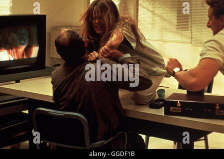 TERMINATOR II - TAG DER ABRECHNUNG / Terminator II - Urteil Tag USA 1991 / James Cameron Szene Mit LINDA HAMILTON (Sarah Connor). Regie: James Cameron aka. Terminator II - Tag des jüngsten Gerichts Stockfoto