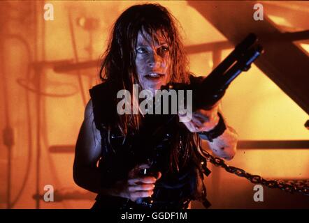 TERMINATOR II - TAG DER ABRECHNUNG / Terminator II - Urteil Tag USA 1991 / James Cameron Szene Mit LINDA HAMILTON (Sarah Connor). Regie: James Cameron aka. Terminator II - Tag des jüngsten Gerichts Stockfoto