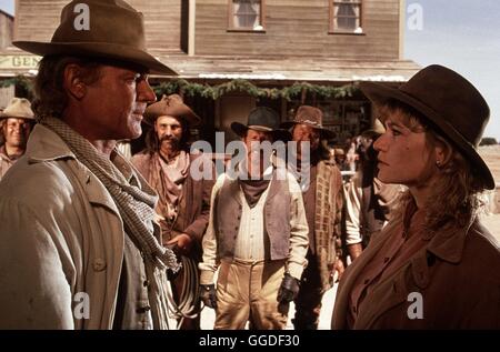 UNRUHESTIFTER sterben / D 1995 / Terence Hill Szene Mit TERENCE HILL (Travis) Und ANNE KASPRIK (Bridget). Regie: Terence Hill Stockfoto