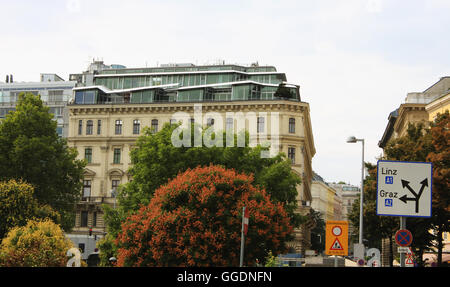 Straße und Verkehrszeichen in Wien, Linz und Graz, Österreich Stockfoto