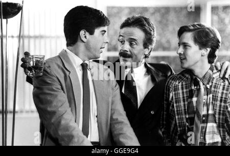 IMMER ÄRGER MIT BERNIE / Wochenende an Bernies USA 1989 / Ted Kotcheff Szene Mit JONATHAN SILVERMAN (Richard Parker), TERRY KISER (Bernie) Und ANDREW MC CARTHY (Larry). Regie: Ted Kotcheff aka. Wochenende in Bernies Stockfoto