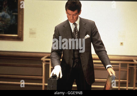 STERBEN, THOMAS CROWN AFFAIRE / The Thomas Crown Affair USA 1999 / John McTiernan Szene Mit PIERCE BROSNAN (Thomas Crown). Regie: John McTiernan aka. The Thomas Crown Affair Stockfoto