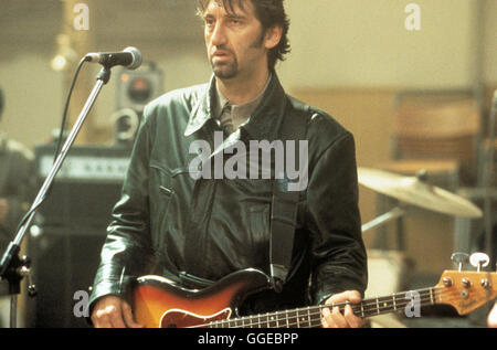 STILL CRAZY / Still Crazy GB 1998 / Brian Gibson Bassist Les Wickes (JIMMY NAIL), in "Still Crazy", 1998. / Regie: Brian Gibson aka. Still Crazy Stockfoto