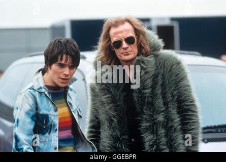 STILL CRAZY / Still Crazy GB 1998 / Brian Gibson HANS MATHESON (Lead-Gitarrist Lukas), BILL NIGHY (Sänger Ray), in "Still Crazy", 1998. / Regie: Brian Gibson aka. Still Crazy Stockfoto