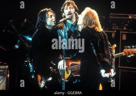 STILL CRAZY / Still Crazy GB 1998 / Brian Gibson BRUCE ROBINSON, JIMMY NAIL, BILL NIGHY, in "Still Crazy", 1998. / Regie: Brian Gibson aka. Still Crazy Stockfoto