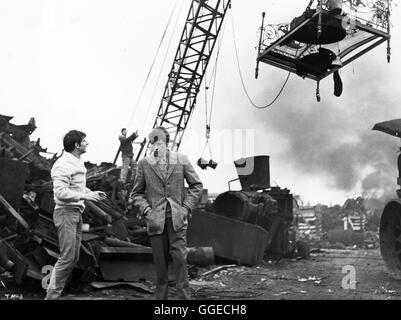 DER worden KNIFF / The Knack GB 1964 / Richard Lester Szene Mit RAY BROOKS (Tolen) Und MICHAEL CRAWFORD (Colin). Regie: Richard Lester aka. Den Dreh raus Stockfoto