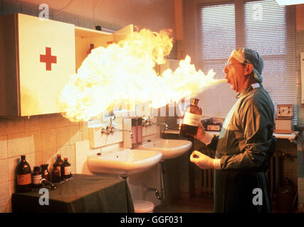 BEI MIR Stück SIE RICHTIG / D 1990 / Ulrich Stark Szene Mit DIETER HALLERVORDEN (Willi Kritz/Dr. Tetzlaff). Regie: Ulrich Stark Stockfoto