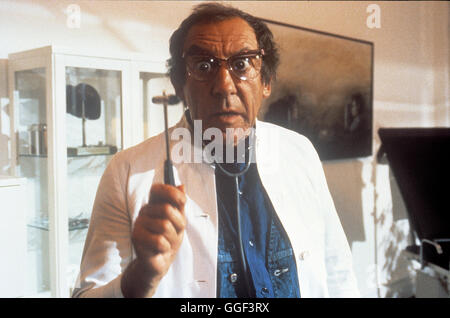 BEI MIR Stück SIE RICHTIG / D 1990 / Ulrich Stark DIETER HALLERVORDEN (Willi Kritz) Regie: Ulrich Stark Stockfoto