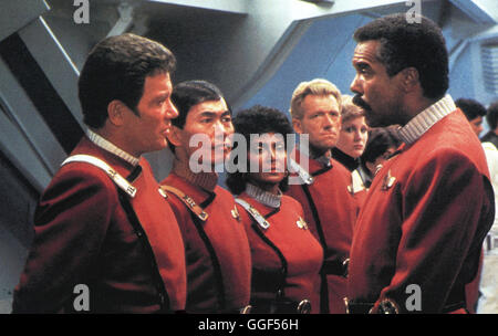 STAR TREK III - AUF DER SUCHE NACH Mr. SPOCK / Star Trek III - The Search for Spock USA 1984 / Leonard Nimoy Szene Mit WILLIAM SHATNER (Kirk), GEORGE TAKEI (Sulu), NICHELLE NICHOLS (Uhura), PAUL WINFIELD (Terrell) aus "Star Trek III - Auf der Suche Nach Mr. Spock", 1984. / Regie: Leonard Nimoy Alias. Star Trek III - die Suche nach Mr. Spock Stockfoto