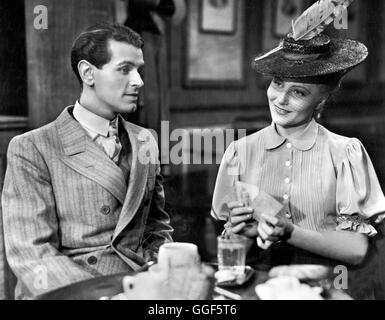 SOMMERLIEBE / Deutschland 1942 / Erich Engel O.W FISCHER (Franz von Haflinger), WINNIE MARKUS (Renate Burger) in "Sommerliebe", 1942. Regie: Erich Engel Stockfoto