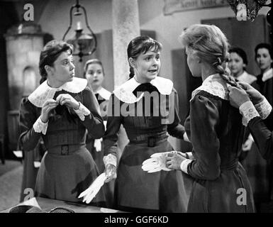 MÄDCHEN IN UNIFORM / Deutschland 1958 / Geza von Radvaanyi SABINE SINJEN in Einer Filmszene aus "Mädchen in Uniform", 1958. Regie: Geza von Radvanyi Stockfoto