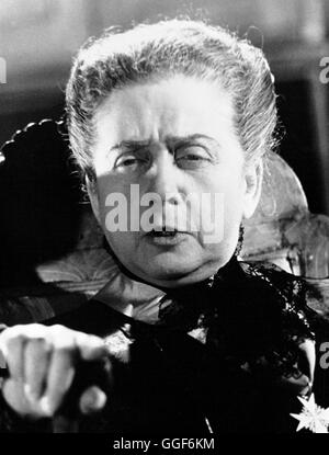 MÄDCHEN IN UNIFORM / Deutschland 1958 / GÄza von Radvanyi THERESE GIEHSE (Oberin) in Einer Filmszene aus "Mädchen in Uniform", 1958. Regie: GÄza von Radv nyi Stockfoto