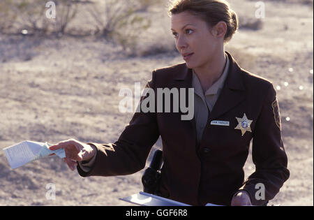 ARAC ATTACK - ANGRIFF DER ACHTBEINIGEN MONSTER / Acht-Legged Freaks USA 2002 / Ellroy Elkayem Sam (KARI WUHRER) Regie: Ellroy Elkayem aka. Acht-Legged Freaks Stockfoto