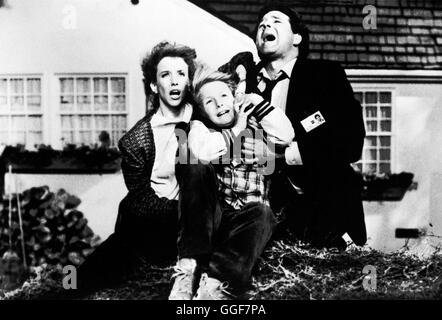 INVASION VOM MARS / Invaders from Mars USA 1986 / Tobe Hopper Szene Mit Ellen (LARAINE NEWMAN), David Gardner (HUNTER CARSON), George Gardner (TIMOTHY BOTTOMS) Regie: Tobe Hopper aka. Invaders from Mars Stockfoto