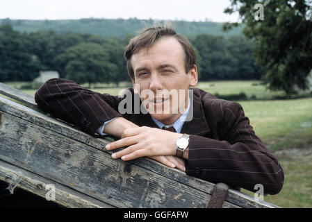 DER DOKTOR UND DAS LIEBE VIEH / alle Kreaturen groß und klein / CHRISTOPHER TIMOTHY (James Herriot) aka. Alle Kreaturen groß und klein Stockfoto