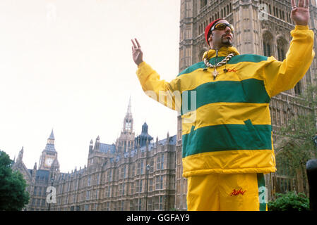 ALI G INDAHOUSE / Ali G Indahouse GB 2002 / Steve Bendelak Ali G (SASHA BARON-COHEN) Regie: Steve Bendelak aka. Ali G Indahouse Stockfoto