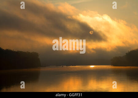 Connecticut River Sonnenaufgang, Middletown Lions Park, Middletown, Connecticut Stockfoto