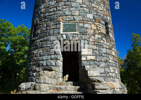 Memorial Tower, Heuhaufen Mountain State Park, Connecticut Stockfoto