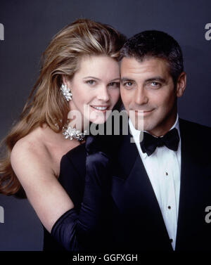 & ROBIN BATMAN / Batman & Robin USA 1997 / Joel Schumacher ELLE MACPHERSON (Julie Madison), GEORGE CLOONEY (Bruce Wayne/Batman) Regie: Joel Schumacher aka. Batman & Robin Stockfoto